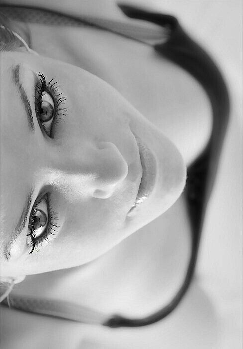 "Muéstrate como eres,
  es en las imperfecciones 
  donde se esconde el 
  encanto"....❤️🌹