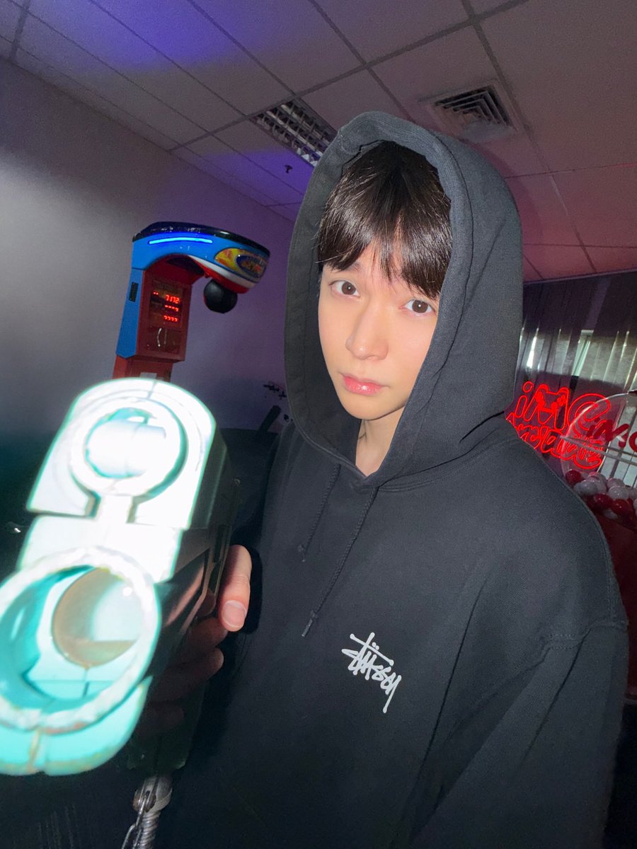 kittyseokbabe's tweet image. หน้าเล็ก ตาแป๋ว ปากมุ้จุ้ หน้าม้าเด้ง เสื้อกิมมือ น่ารักทั้งหมดดด y-y ♡︎♡︎