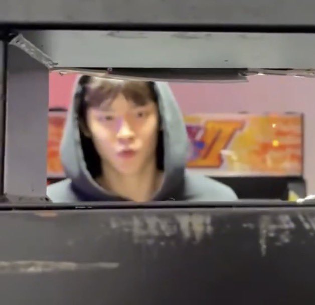 kittyseokbabe's tweet image. หน้าเล็ก ตาแป๋ว ปากมุ้จุ้ หน้าม้าเด้ง เสื้อกิมมือ น่ารักทั้งหมดดด y-y ♡︎♡︎