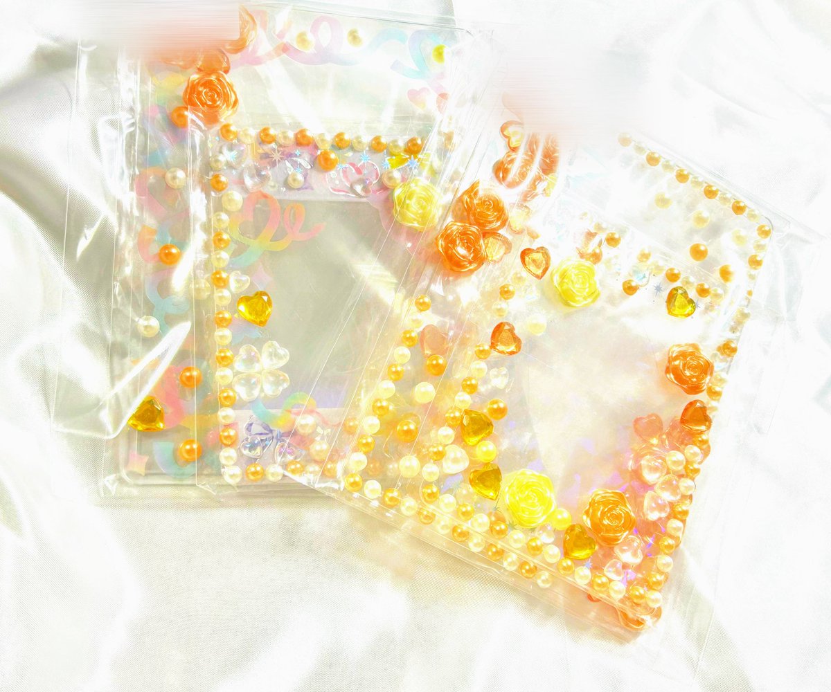 moonforest0709's tweet photo. 【新作発表と詰め合わせセット販売のお知らせ】
こんばんは、中の人です。
硬質ケースデコのサイズ違い詰め合わせセットの販売をすることになりました。
単品で買うより少し安く買うことができます。
念の為、バラ売りも可能です。

新作は青や水色系列のトレカデコです。 https://t.co/6o2HZcQ45W