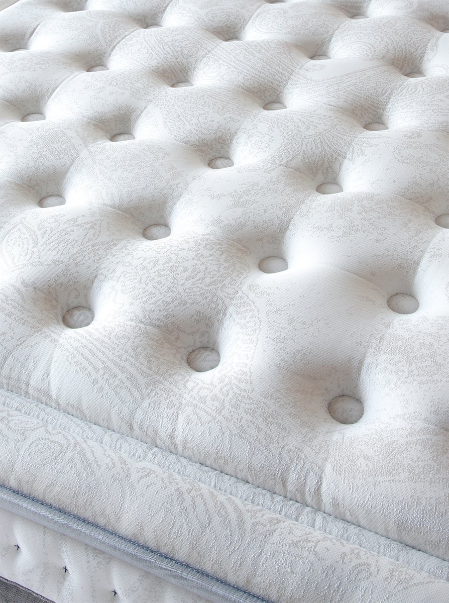 KaribianDescans's tweet photo. Brilliance no es solo un colchón.
Es una experiencia de descanso exclusiva.🌙✨
Descubre más en: https://t.co/lXUBWndyNZ

#SeriePlatinum #PocketSpring #Karibian #LuxurySleep #Mattress #DescansoPremium #DiseñoExclusivo #MadeInSpain https://t.co/RcFn1QK4hZ