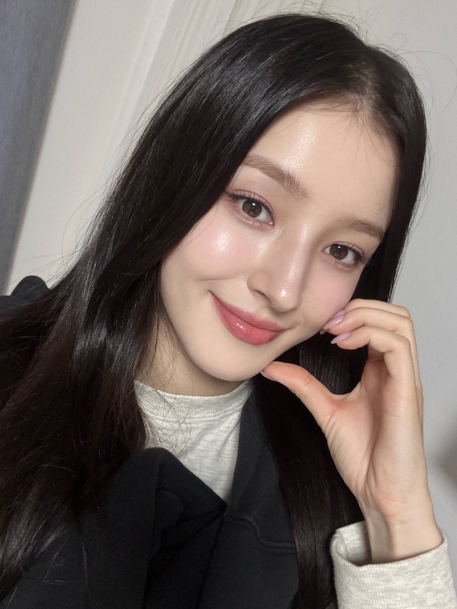 MOMOLAND_japan's tweet photo. Merryたち🤍 
white springを聴きながら、私たちと一緒に過ごした瞬間を思い出してください

#모모랜드 #MOMOLAND #モモランド
#하얀봄 #𝒘𝒉𝒊𝒕𝒆𝒔𝒑𝒓𝒊𝒏𝒈 #NANCY #낸시 #ナンシー https://t.co/ZJa6sB95jq