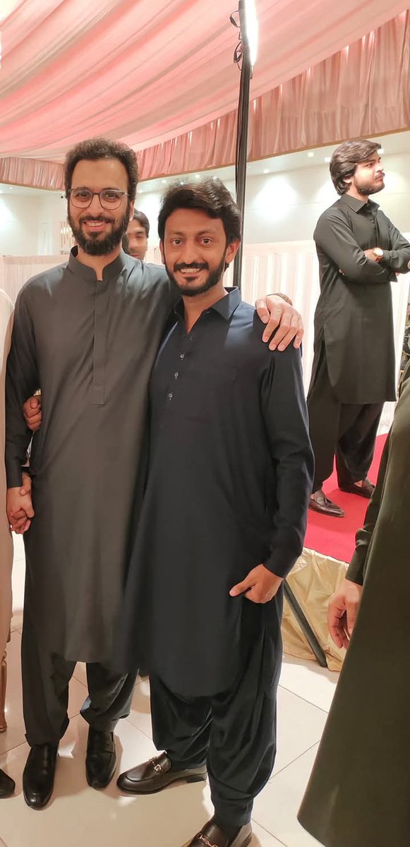 HalarKhanJamali's tweet photo. Happy Birthday, Junaid Bhai
Wishing you good health, happiness, and success always.
May your life be filled with joy, peace, and new achievements.
Stay blessed and keep shining ❤️🍰 https://t.co/vmbsUIlYJd