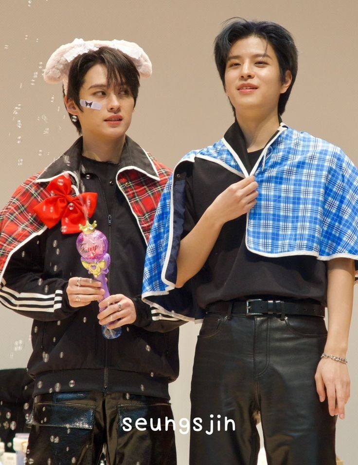 이러고 같이 입어서 커플망토 됨
따라 입어서 언짢은 고양이