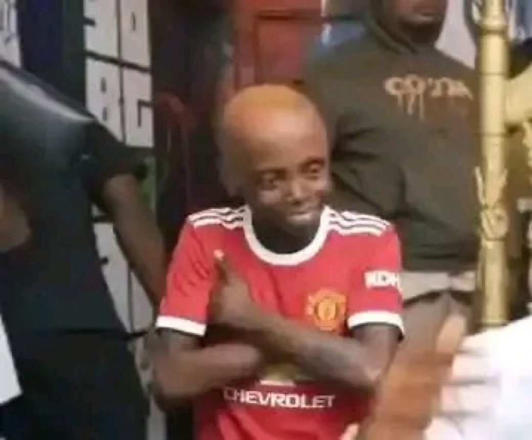 To reach 2k for Twitter con be like war😩