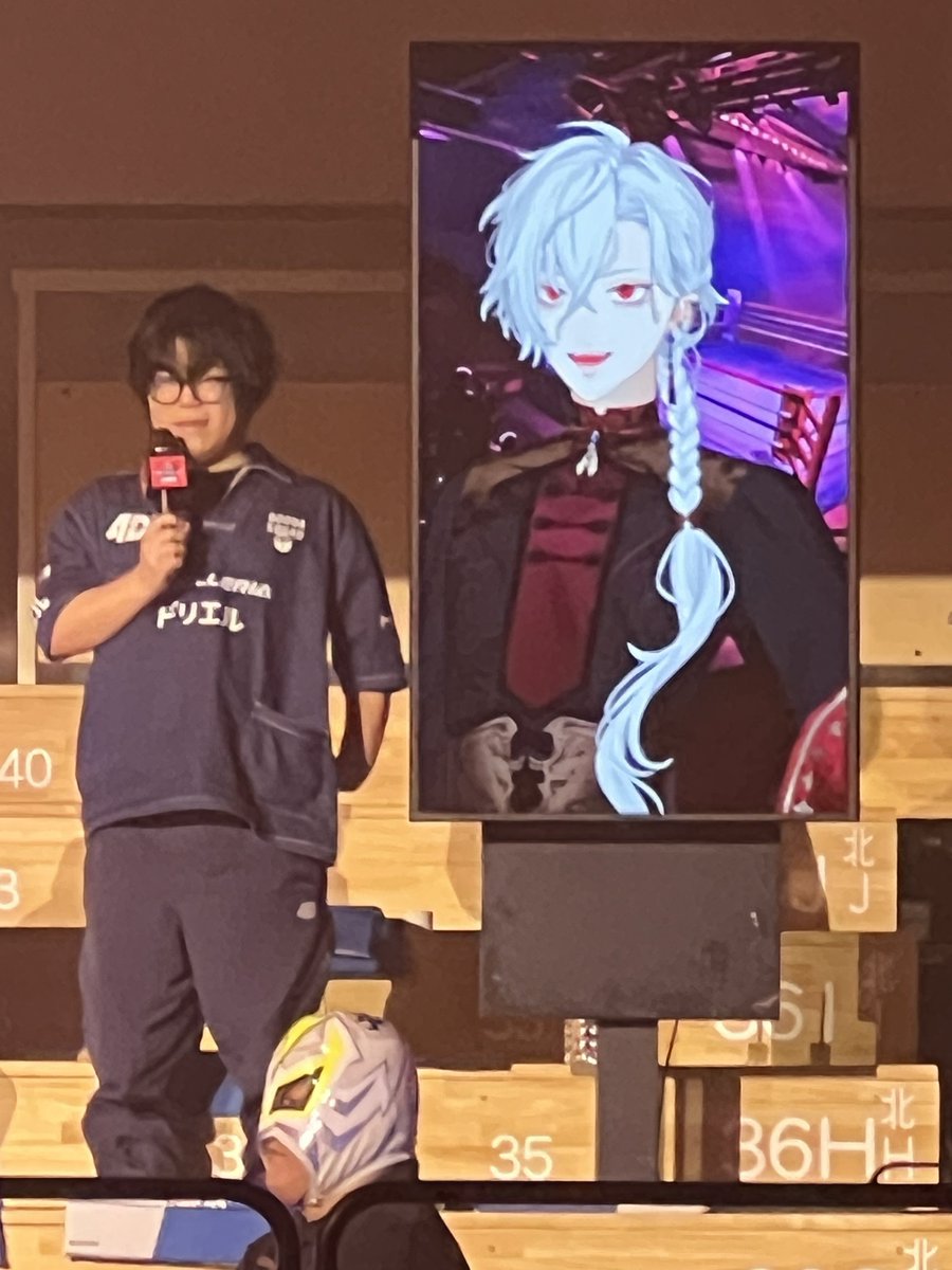 あき@Twitch🎭👓 tweet media