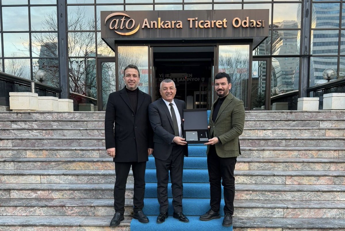 Ankara ticaret odası başkanımız Sn. <a href="/GurselBaran/">Gürsel Baran</a> Beyi Çubuk müteahhitler derneği başkanı Sn. Uğur Murat neşeli başkan yardımcısı Sn. yasin Çakmak ATO başkanımızı ziyaret ederek Çubuk‘taki inşaat sektörünün ￼değişim ve dönüşüm ile ilgili bilgi verdi ￼görüşmede ATO inşaat