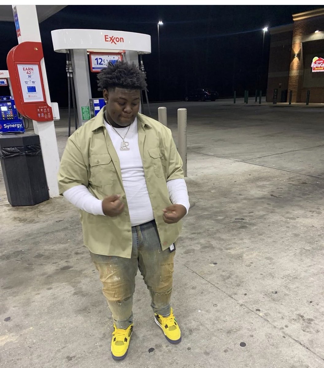 Amisty995's tweet photo. This guy did hella job on slime cry all my favorite songs on slim cry was produced by him #brando #beatz https://t.co/LFORctqmOd
