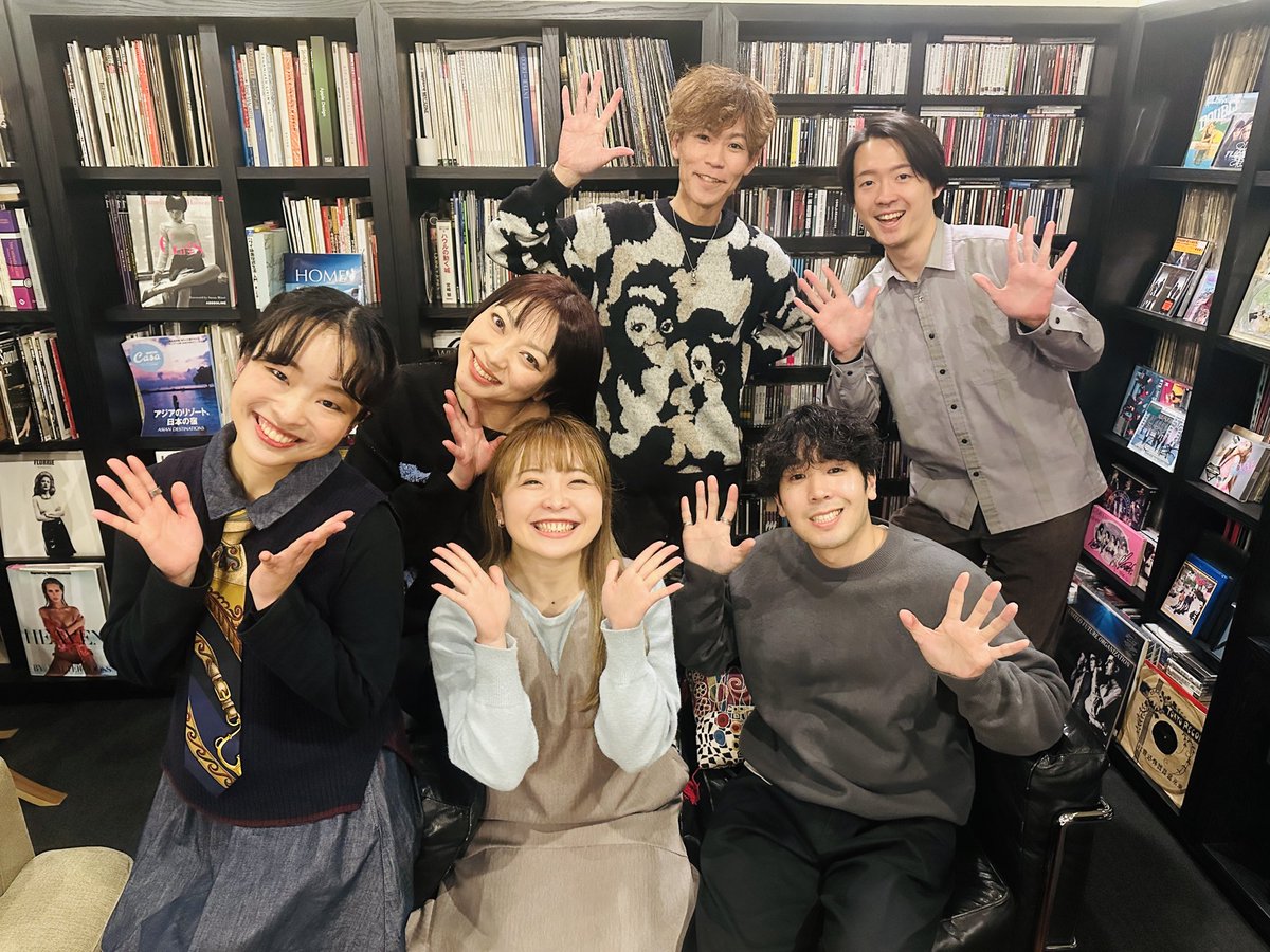 先日はビッグアーティストさんのレコーディングでした✨
皆さんノリノリで、笑いも絶えずあっという間！
完成＆公開が今から楽しみです…！

@コーラスメンバー
井上万葉／江崎七海／塚脇千賀子
養田陸矢／佐々木純／丸山田加賜
（全員ミュージカル歌手）

マネジメント：鷲尾裕樹（P＆ME）