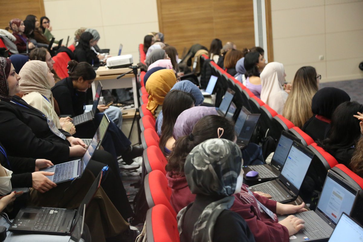 10. Tematik Yapay Zekâ ve Bilişim Kampımız, Huawei eğitimiyle sürüyor.

Bilgi, vizyon ve gelecek bir arada.

#KYGMKısKampları