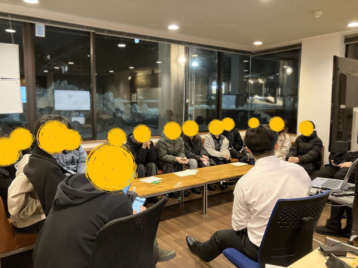 【📷CitKit | 活動紹介】
今週木曜日、松岡トークを開催しました。
普段の活動では聞けない、リーダー松岡さんの経歴や趣味趣向について知れる貴重な機会となりました！
次回の開催が楽しみです⭐