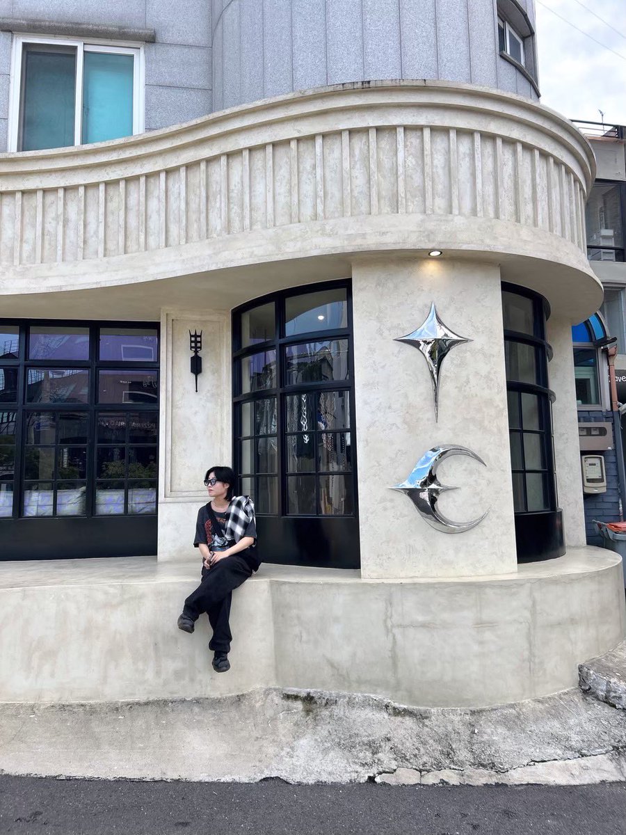 1/29

あちゃん　20-23:30
レイ　　　20-00
ゆな　　　22-05
あこ　　　23:30-05
ふね　　　00-05

お待ちしています😆
#新宿二丁目 #LGBT #LGBTQ  #レズビアン #ミックスバー #ビアンバー #セクマイ #セクマイさんと繋がりたい