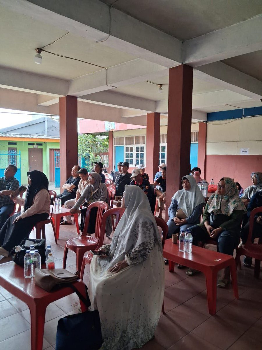 DVTEAM88's tweet photo. Offline Meeting DV TEAM Jakarta Timur
Leader Wasito sukses gelar temu warga di Kramat Jati! 12 anggota hadir, 4 member baru resmi join. Solidaritas & kepercayaan makin kokoh buat maju bareng!
👉 @DV_CustomerService
#DVTEAM #OfflineMeeting #TeamBuilding #JakartaTimur https://t.co/PaAAwD5kaH