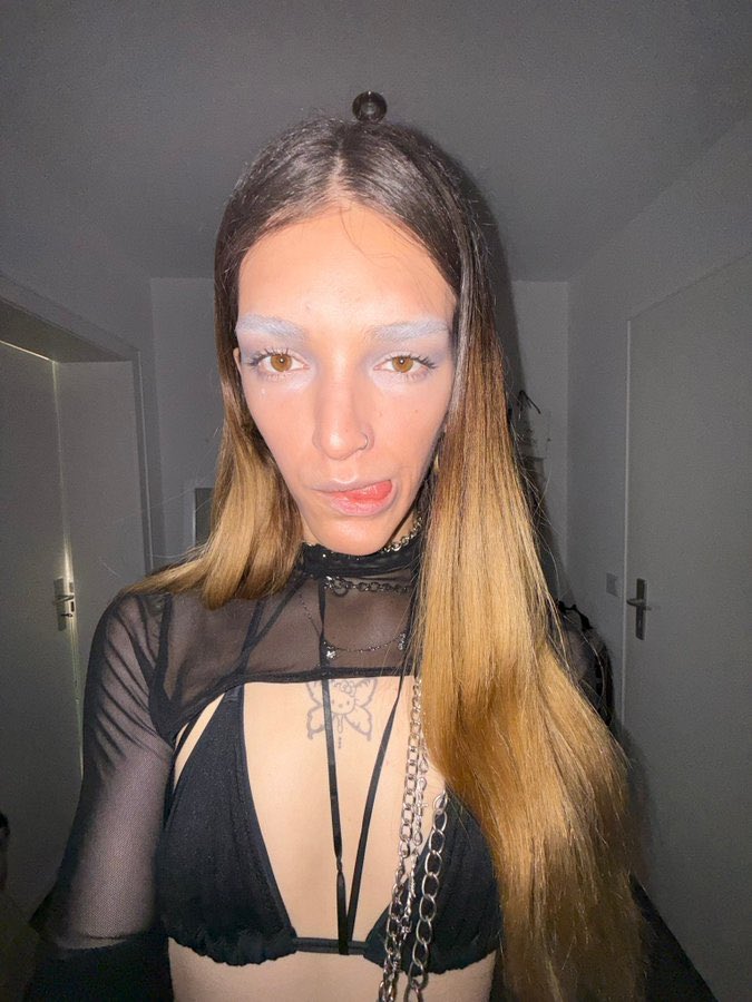 kloe patra tweet media