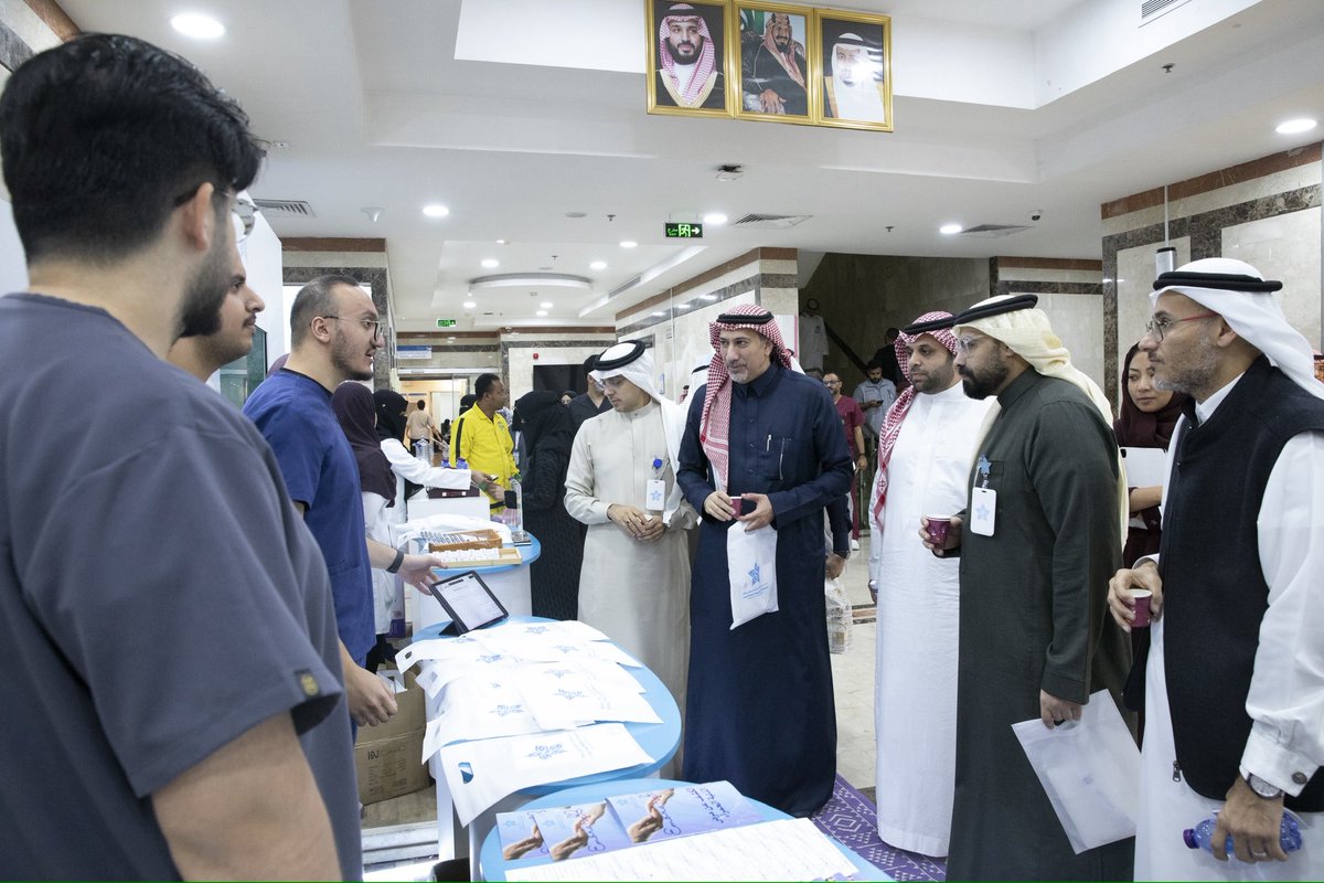 kfhmakkah's tweet photo. برعاية مساعد المدير التنفيذي للخدمات الطبية الدكتور سامر بصيري أقام قسم الروماتيزم بقسم الباطنة بـ #مستشفى_الملك_فيصل_بمكة 
فعالية للتوعية بمرض "الذئبة الحمراء" تضمنت محاضرات توعوية وتثقيفية قدّمها نخبة من المتخصصين وبحضور سعادة الدكتور حسين حلبي استشاري امراض المفاصل والروماتيزم من مستشفى الملك فيصل التخصصي و مركز الأبحاث - جدة  ، إضافةً إلى معرض توعوي مصاحب يهدف إلى رفع مستوى الوعي الصحي وتعزيز المعرفة بطرق التشخيص والعلاج. 

#لتبقى_مكة_بصحة

@KFSHRC