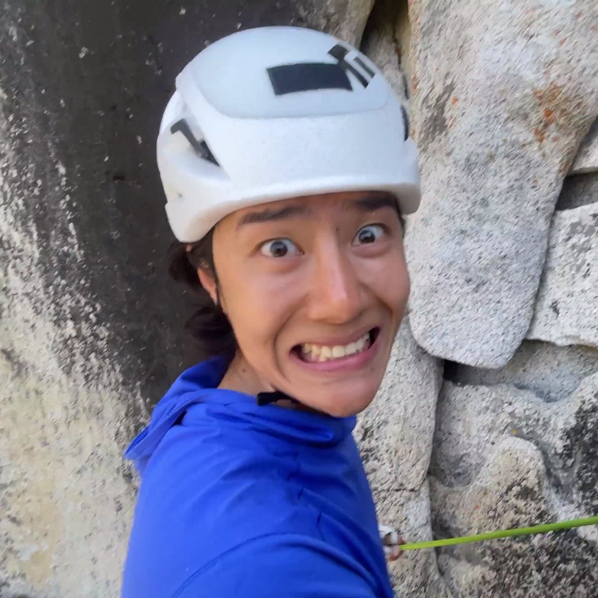 คนหล่อที่รู้ตัวว่าหล่อ...แต่ดันลืมพกคู่มือการใช้ความหล่อมาด้วย😬5555555555...หยอกๆนะคะ😅
#WangYibo #หวังอี้ป๋อ