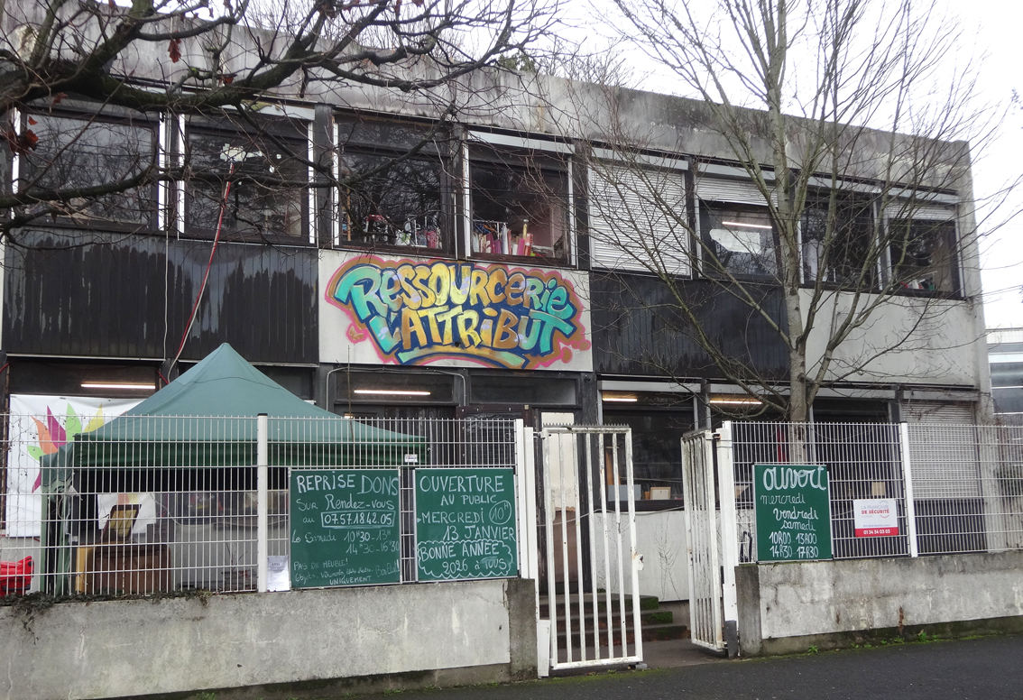 Corbeil-Essonnes : La ressourcerie va déménager quai de l'Apport-Paris

Actuellement installée dans des locaux faisant partie du site de l’ancienne imprimerie « Hélio-Corbeil », la Ressourcerie « L’Attribut » ferme ses portes avant de déménager. Plus :

infos.91.free.fr/corbeil-essonn…
