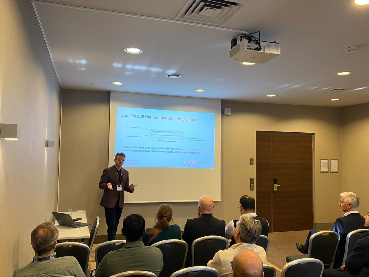 Red Sift tweet media