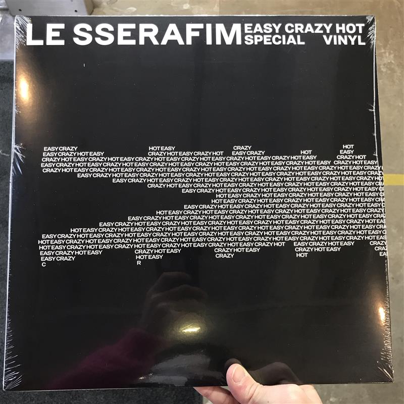 レコード　9枚まとめ売り　57 入荷情報】 LE SSERAFIM/ Easy-crazy-hot LE SSERAFIMのEP『EASY