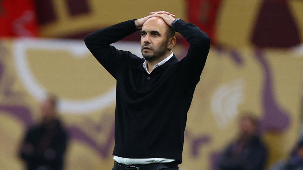 اخونا شوية ديال النفس و حط استقالتك و سير فحالك 
ديرها و سنتذكر لك هذا الجميل الى الابد 
سير فحالك ها عار الله اما سير فحالك