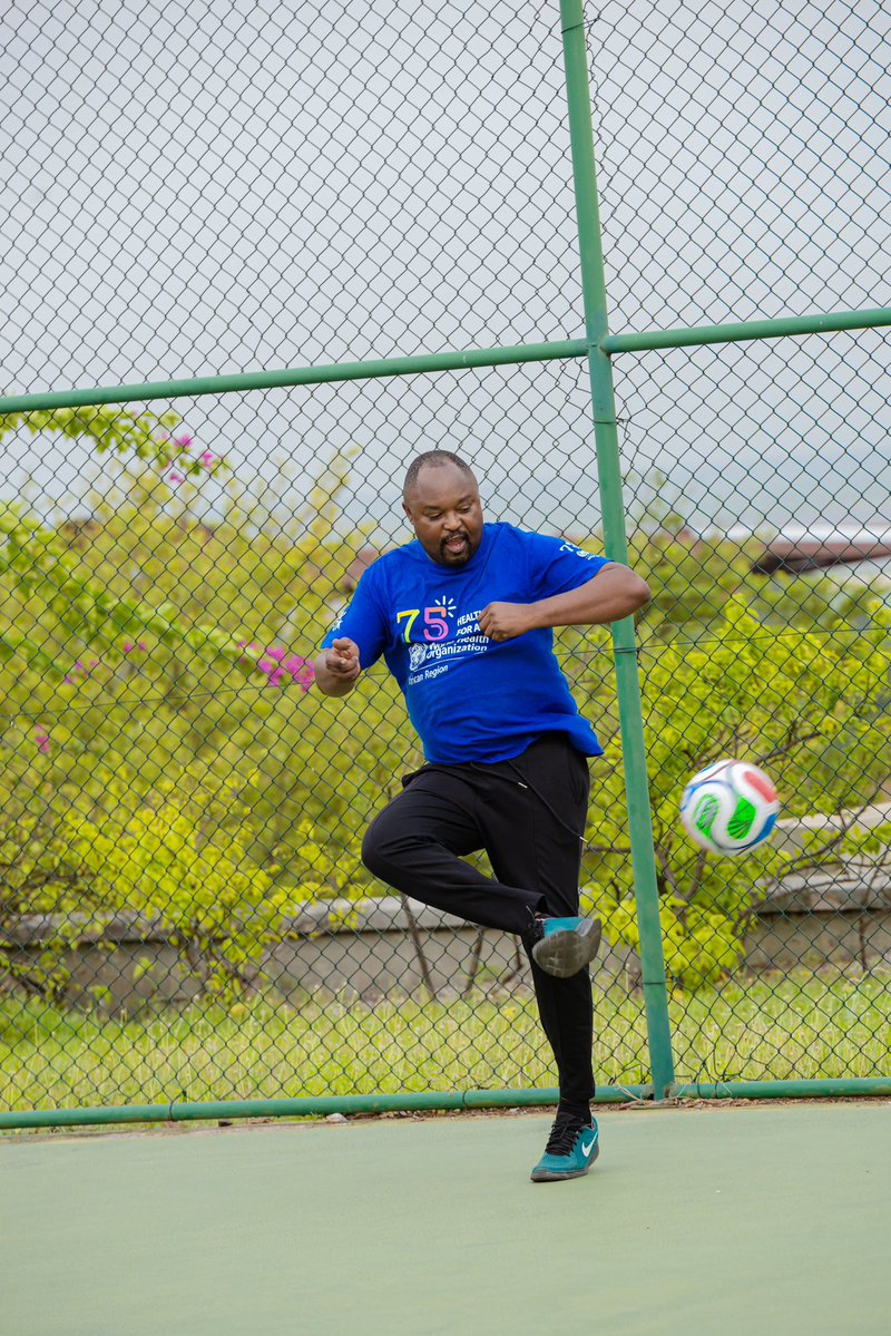 OMSCongo's tweet image. Jour 3 de la retraite du personnel @OMSCongo. Poursuite du feedback sur la performance d’équipe, activités de team building, sport et moments de cohésion.
L’occasion de faire le point sur les engagements du bureau en faveur de la #santémentale au travail 🧠.