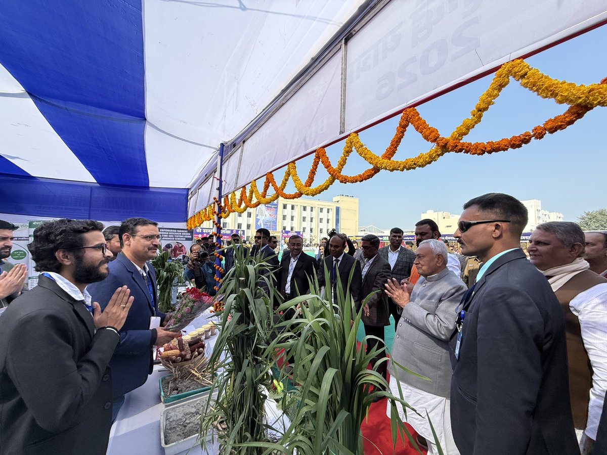 RajKuma26871824's tweet photo. Had the opportunity to interact with Hon’ble CM of Bihar Shri Nitish Kumar ji during #SAMRIDHIYatra at Samastipur. Briefed him on ⁦⁦@BISA__India ⁦@CIMMYT⁩ activities &amp; future sensor-based agri tech. His encouragement—“Aap achha kaam kar rahe ho”—was truly motivating. https://t.co/5Xkp8zRy3B