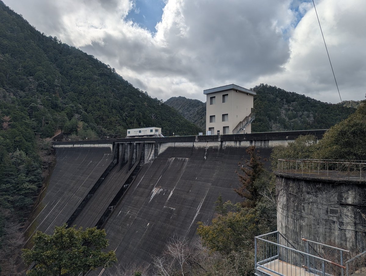 Quarry_Entei's tweet image. 貯水率6%になったと言う噂の宇連ダム！