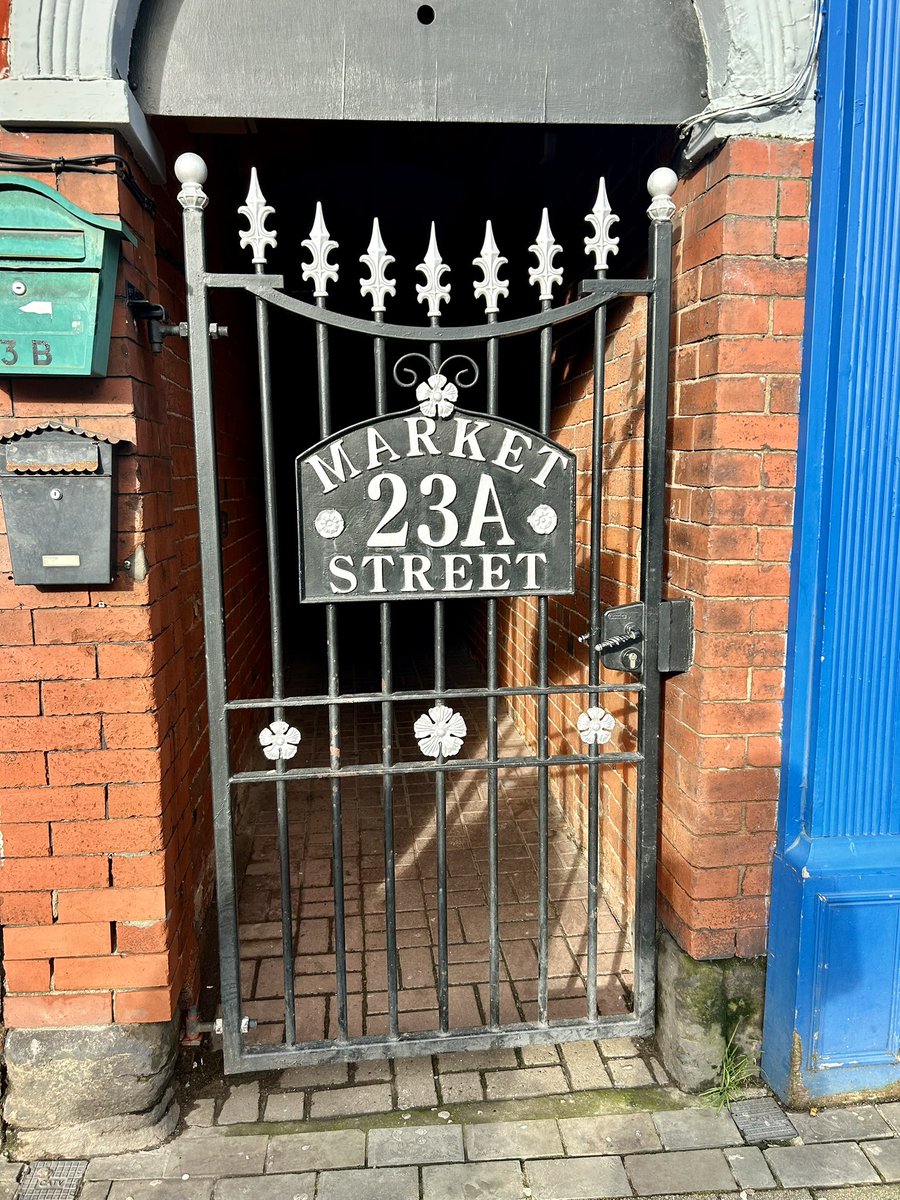 stevewhtmr's tweet photo. #Thursgate No mistaking who this gate belongs to. ๐ https://t.co/hNZ1GtT55F