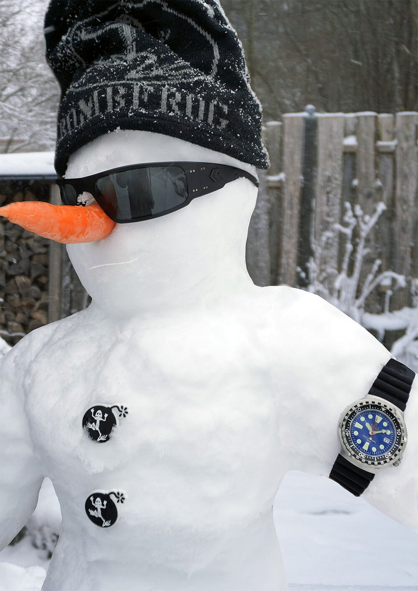 Bombfrog's tweet image. 🇩🇪 Auch ein Schneemann weiß: Gute Ausrüstung ist kein Zufall. 

Warme BOMBFROG® Mütze, klare Haltung – und eine Toolwatch, die auch bei niedrigen Temperaturen zuverlässig funktioniert.
Zuverlässigkeit zeigt sich draußen, nicht nur im Datenblatt!

🔱💣🐸