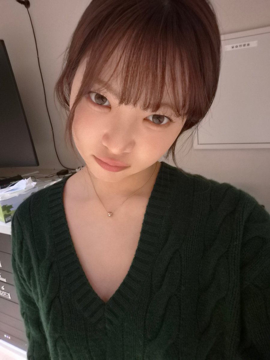 [📸] HONG EUNCHAE Weverse Update

“Eunchae’s Dubai chocolate look 😋”

#르세라핌 #홍은채 #은채 #ウンチェ
#LE_SSERAFIM #HONGEUNCHAE