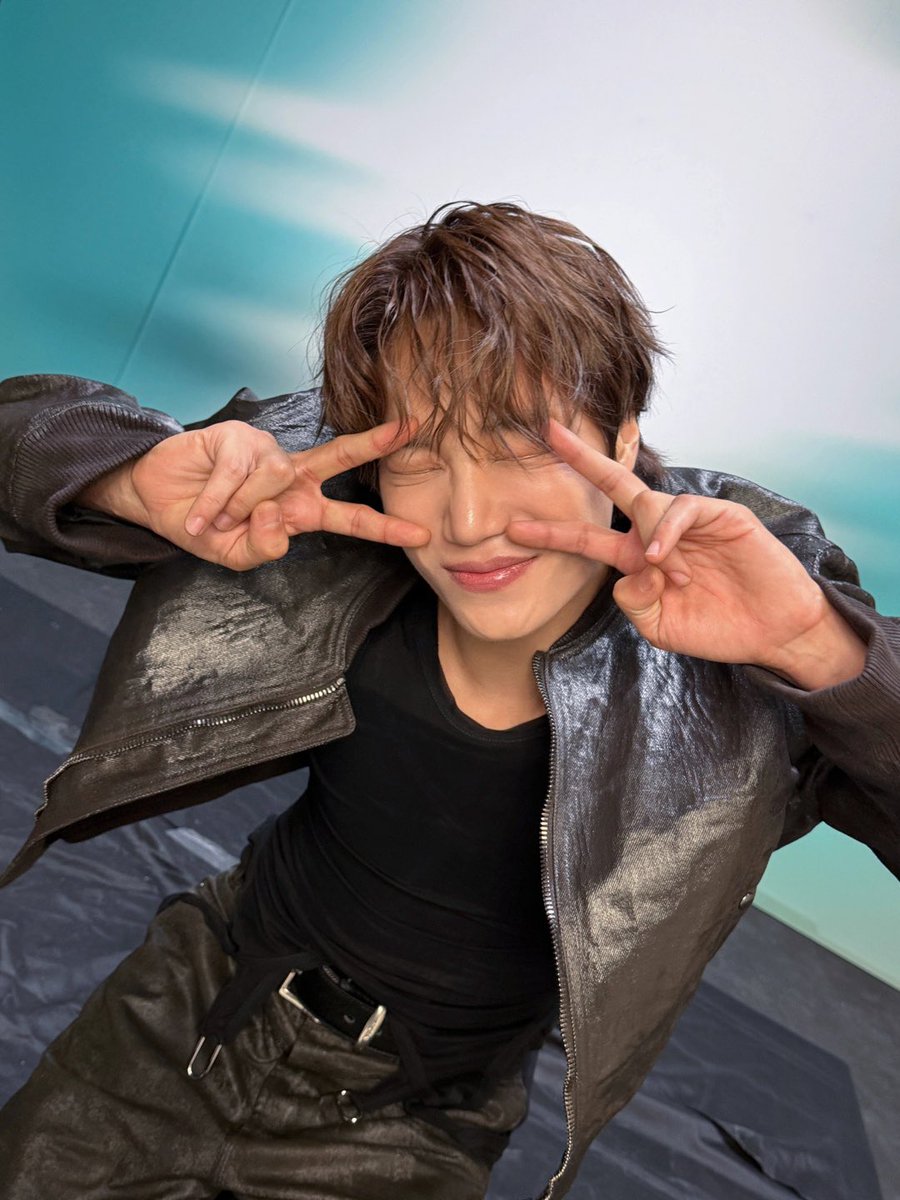 weareoneEXO's tweet image. 👥

#EXO #엑소 #weareoneEXO
#Crown #REVERXE