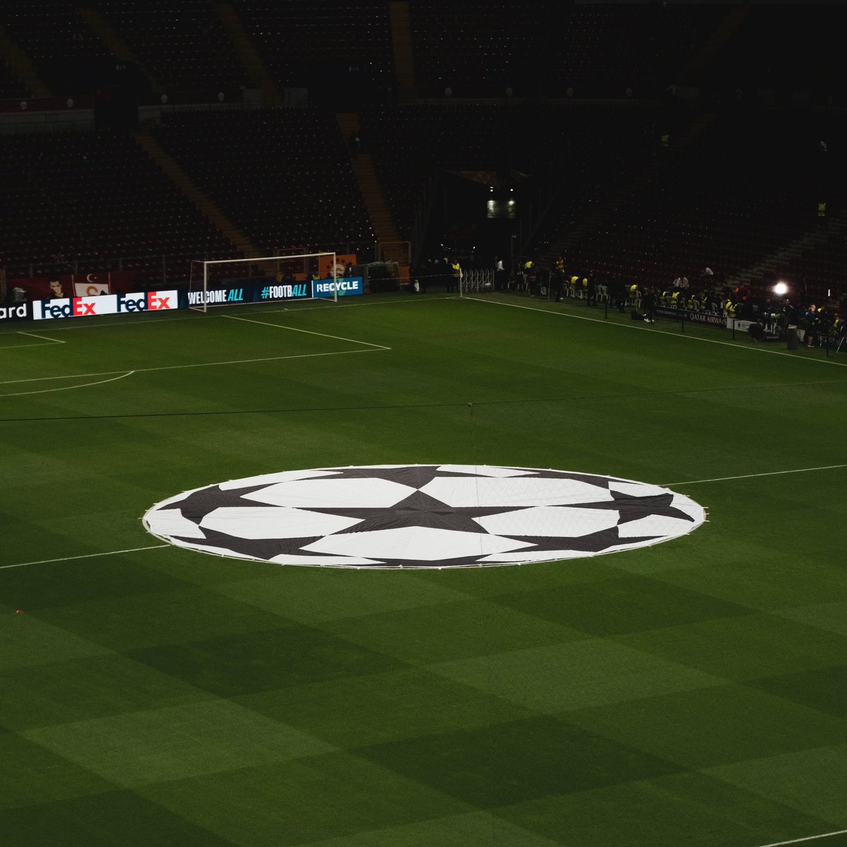 Canımı acıtan şeyler var;

❌Abdülkerim’e kızmıyorum. Adamın max’ı bu. Bunu hepimizin bilmesine rağmen rotasyonu alınmadı !! Bile bile lades !!

❌Manchester City deplasmanında skora katkı vermesi için Kaan Ayhan (31) değişikliği !!

❌30m€ verdiğimiz Singo’nun beklediğimiz hiç