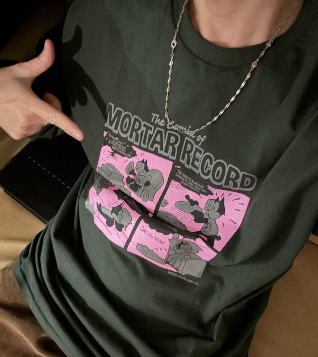 本日のモルタルレコードでの購入品はこちらアメコミ風ロンT