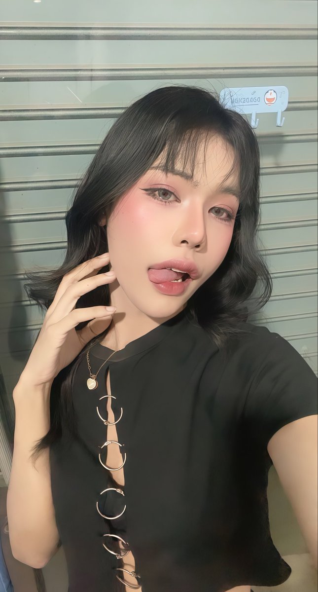 ดอกไม้ริมทาง tweet media