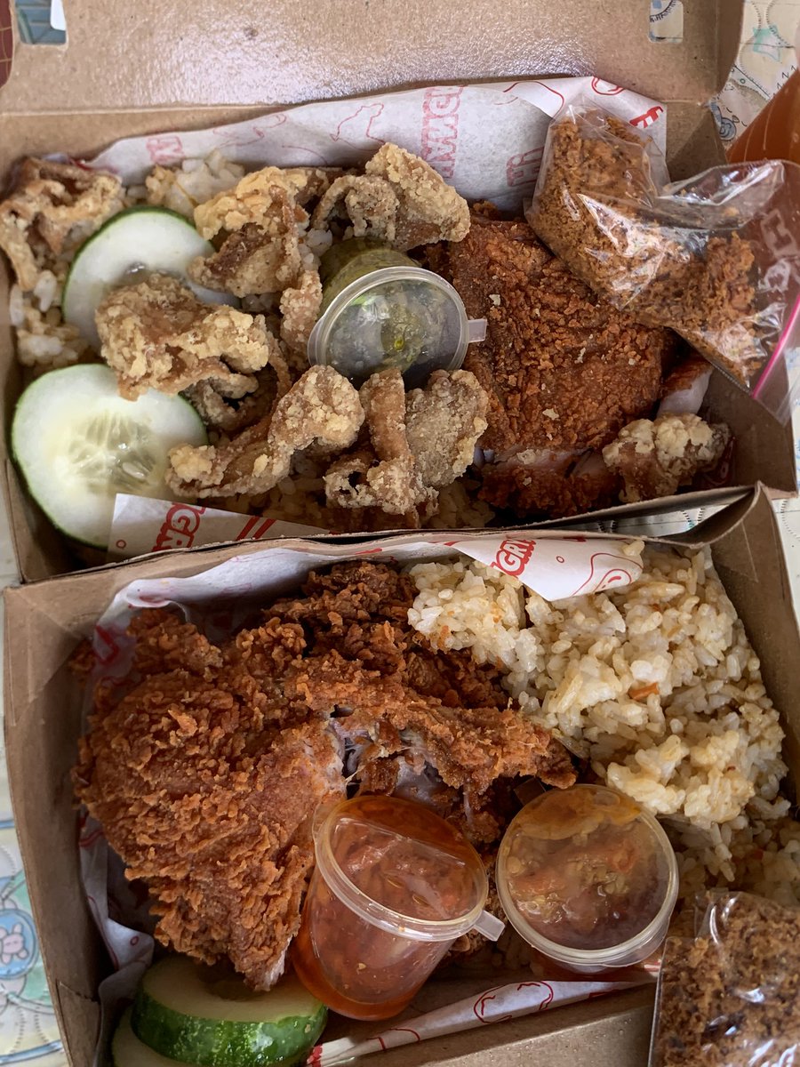 ermi_fn's tweet photo. Top 3 hangry brands versi aku:
1.  Ayam Koplo
2. Moon chicken
3. Ayam bawang  putri https://t.co/GAcZ2E5a2Y