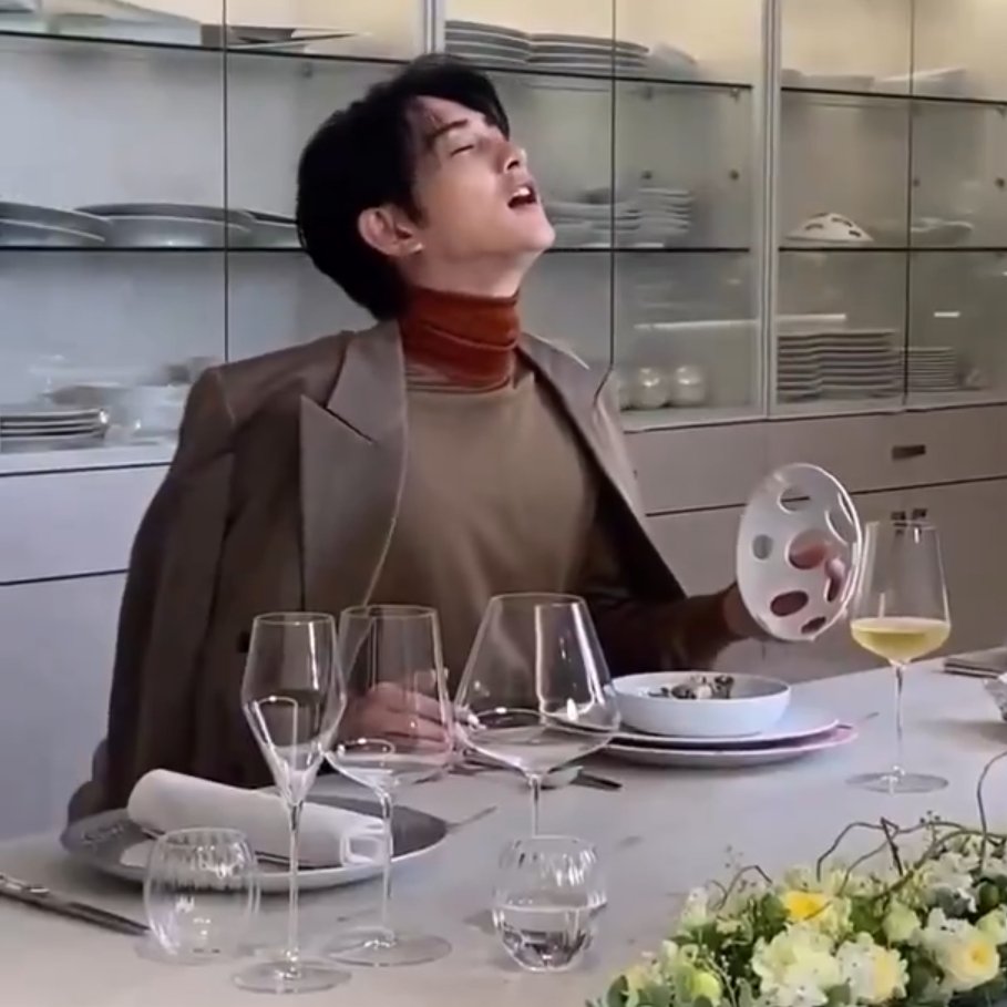 tlddk0704's tweet image. 하 내 꽃사슴 아니 우리 꽃사슴🦌