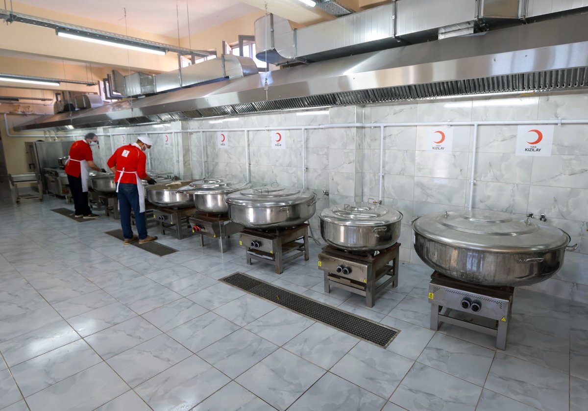 Sofralarda senin de tuzun olsun. 🍽️

Kendi başına yemek yapamayan engelli, hasta ve yaşlılarımıza; aşevlerimizde bereketle kaynayan kazanlardan sıcak yemekler ulaştırıyoruz.

Senin desteğinle, senin emeğinle. ♥️🌙

💻 kizilay.org.tr
📩 ASEVİ yaz 📲 2868 (50 TL)