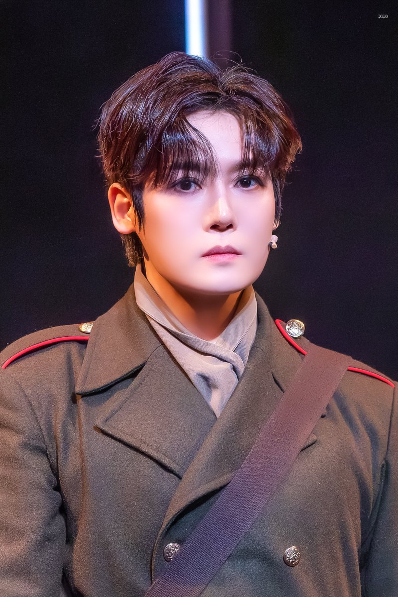 260128 낮 #미드나잇액터뮤지션
커튼콜데이 📷   

비지터 役 #양지원