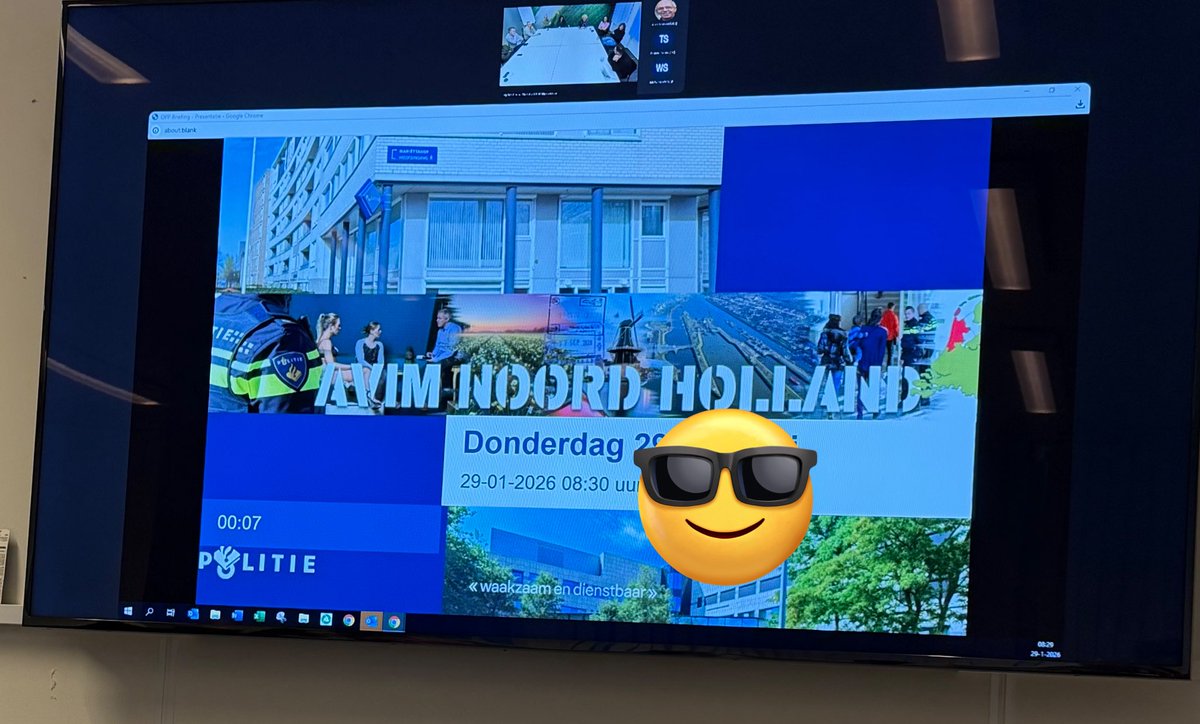 politie_johan's tweet photo. Dienst draaien bij AVIM (Afdeling Vreemdelingenpolitie, Identificatie en Mensenhandel) Net briefing gehad. Hun taken waren mij niet allemaal bekend..
Heeft u een idee wat ze allemaal doen? Of er een vraag over. Hier zit de kennis, dan ga ik het vragen.😃 #AVIM https://t.co/UKtBhjgT71