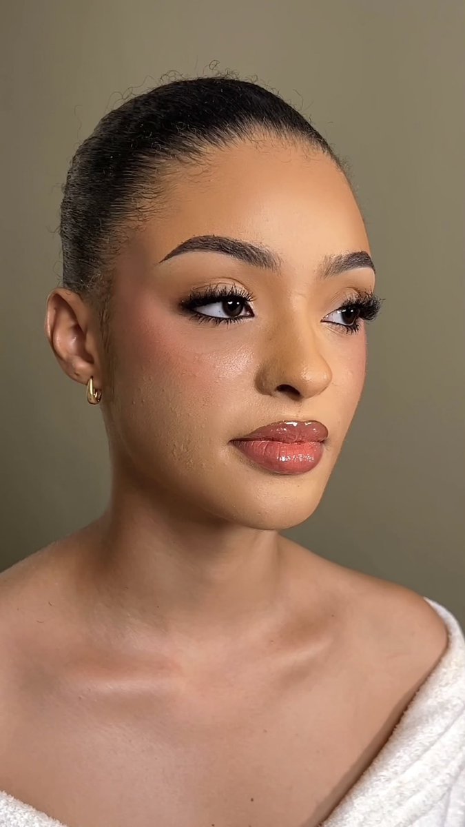 Makeup Arist in Surulere tweet media
