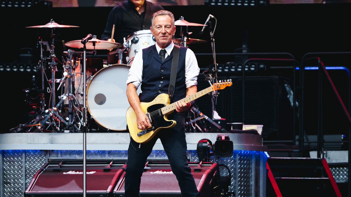 BFMTV's tweet image. Bruce Springsteen fustige "l'armée privée du roi Trump", dans une chanson intitulée "Streets of Minneapolis"
l.bfmtv.com/mKfr