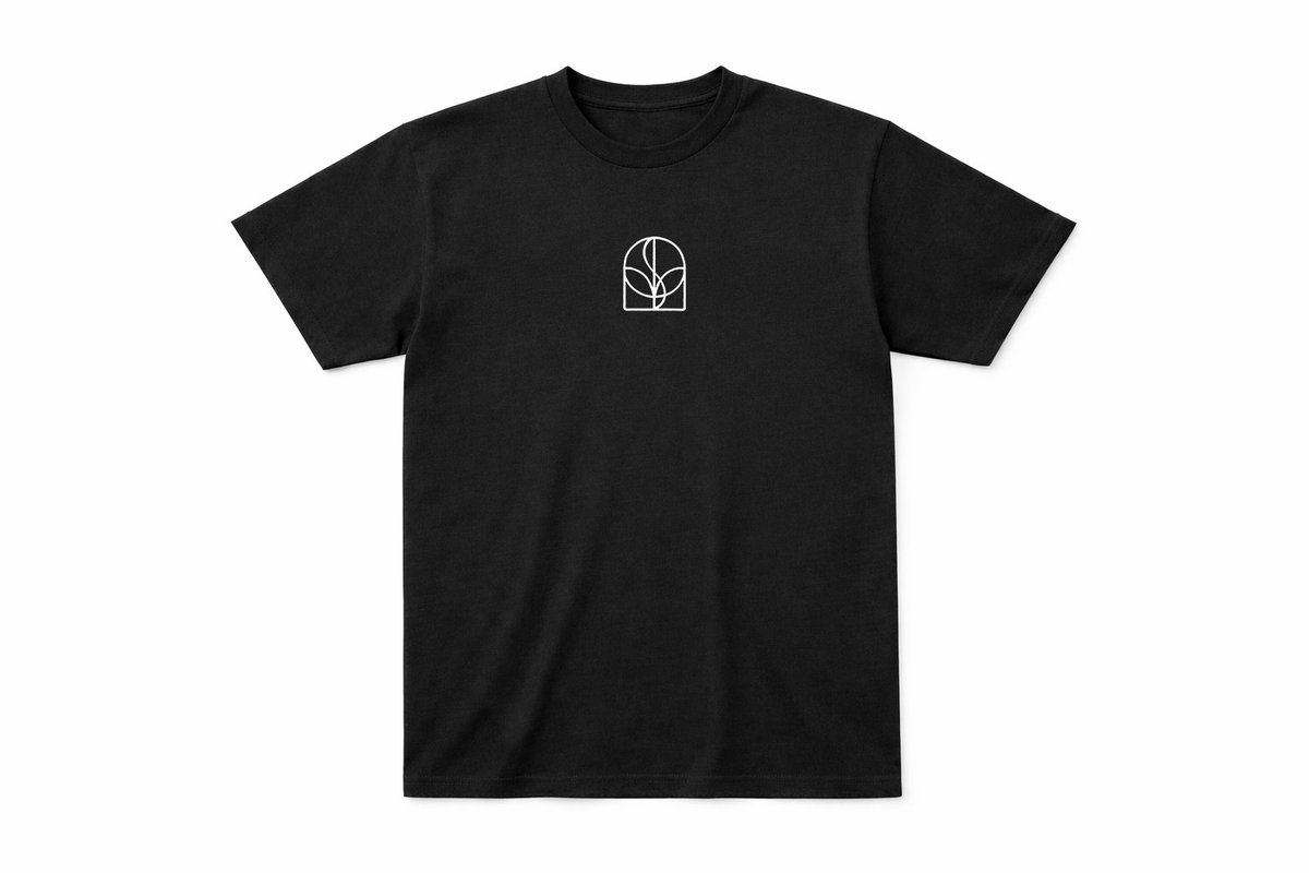 siyoh_jp's tweet photo. ### merch info ###

ライブ会場での物販情報です！

・変体仮名 t-shirt ¥3,000🆕
・logo t-shirt ¥3,000
・logo long t-shirt ¥4,800
・logo tote bag ¥2,500
・logo sticker ¥200

2/1(日) 吉祥寺WARPにて販売します。
数に限りがありますのでご了承ください！

#siyoh https://t.co/ftOeXsTx3C