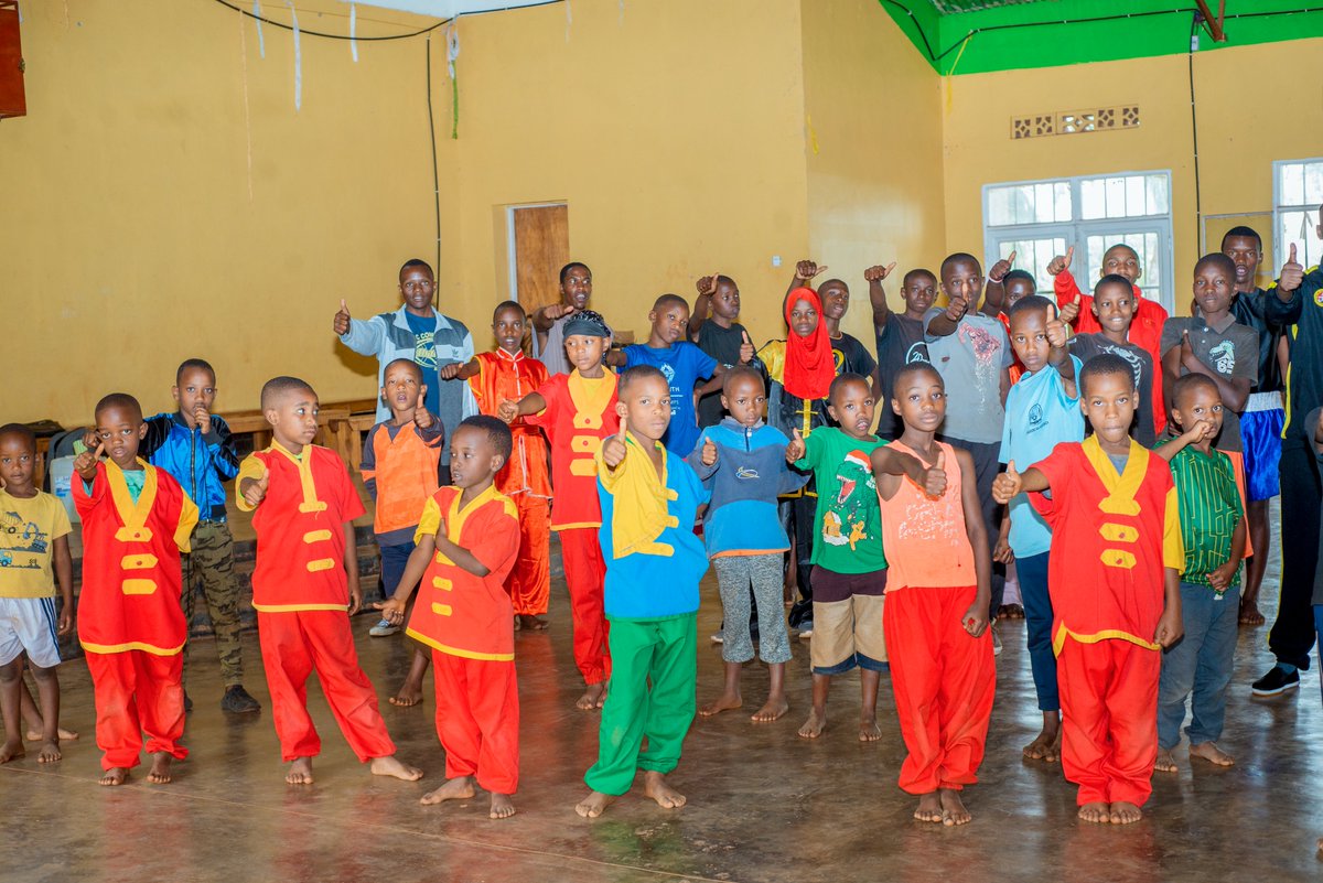 RKWF_federation's tweet photo. Mu rwego rwo kurushaho kunoza no guteza imbere umukino wa Kung Fu mu Rwanda ubuyobozi bw'ishyirahamwe rwa Kung Fu bakomeje gusura amakipe hirya nohino mu rwego rwo kubashishikariza gukora kinyamwuga.@Rwanda_Sports @RwandaOlympic @nmukazayire @ChinaEmbinRW @NgarambeRwego https://t.co/uBhw0YW1ui