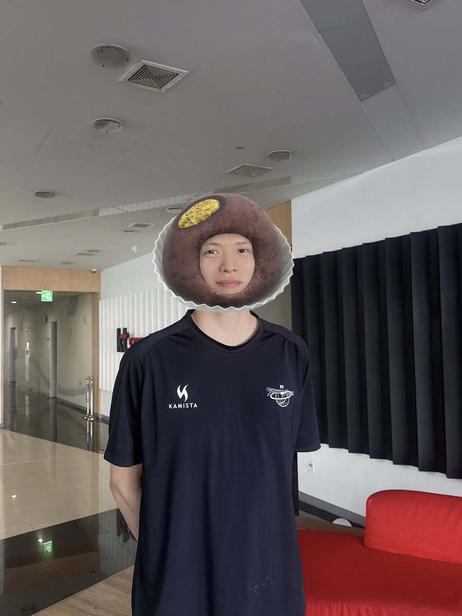 tktkzlzl's tweet image. 썬쫀쿠 볼사람🫰