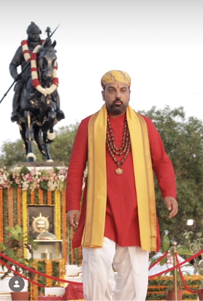 I would like to send&amp;pray #Good #Blessings #Respect #love #Health &amp;continued #Wonderful things life brings to you,Shri. Dr. Lakshyaraj Singh #King👑 of #Mewar Udaipur💛👑❤️Rajasthan You are 1of my #Favourite people in our Global community🙏🏽🎂🎉Thank you from #Vancouver Canada🌞💐