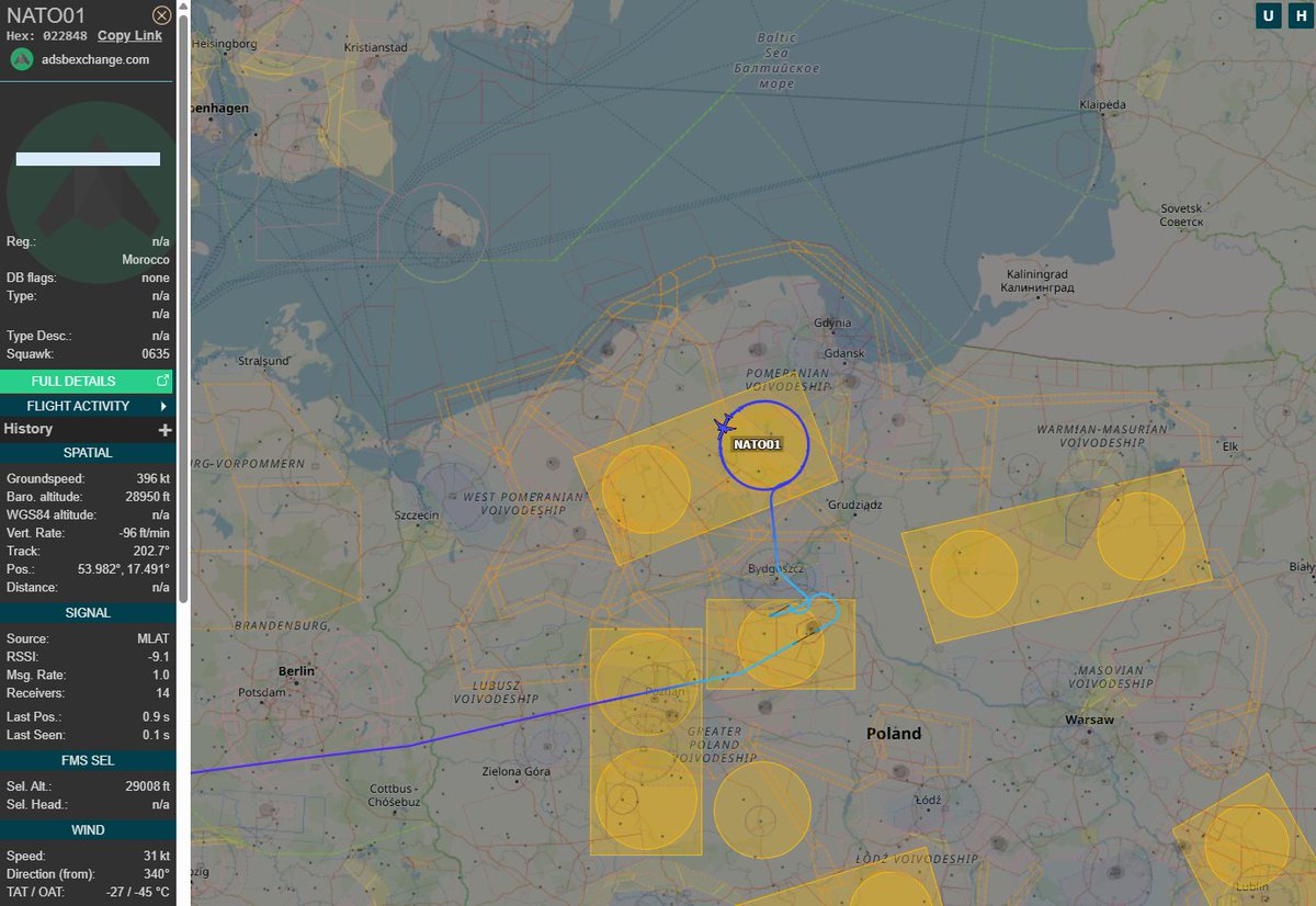 PolishMilRadar's tweet photo. 📅29.01 ���09:38LT - ✈️ #AWACS w strefie PL1
W "Rejonie Wykonywania Misji AWACS PL1" w dalszym ciągu operuje ✈️ Boeing E-3A Sentry #NATO01 (brak danych szczegółowych samolotu) NATO Airborne Early Warning & Control Force, który nad ranem wystartował z bazy w Geilenkirchen #ETNG w Niemczech 🇩🇪. Utrzymuje on wysokość 29 000 stóp (8839 metrów)
🔗 Link do śledzenia w komentarzu ⬇️
#POLMILRADAR