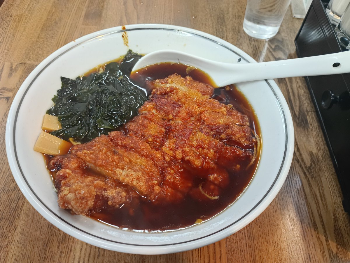EVOVII_YEMON's tweet photo. 早稲田　大王ラーメン
ロースラーメン

米も欲しい。
#ラーメン https://t.co/R2Z6EJDeb2