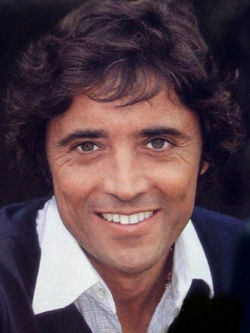 Mediasinfos's tweet photo. Une pensée pour #SachaDistel qui aurait eu 93 ans aujourd'hui. Le chanteur est décédé le jeudi 22 juillet 2004 à 71 ans. https://t.co/kzNW8NipZg