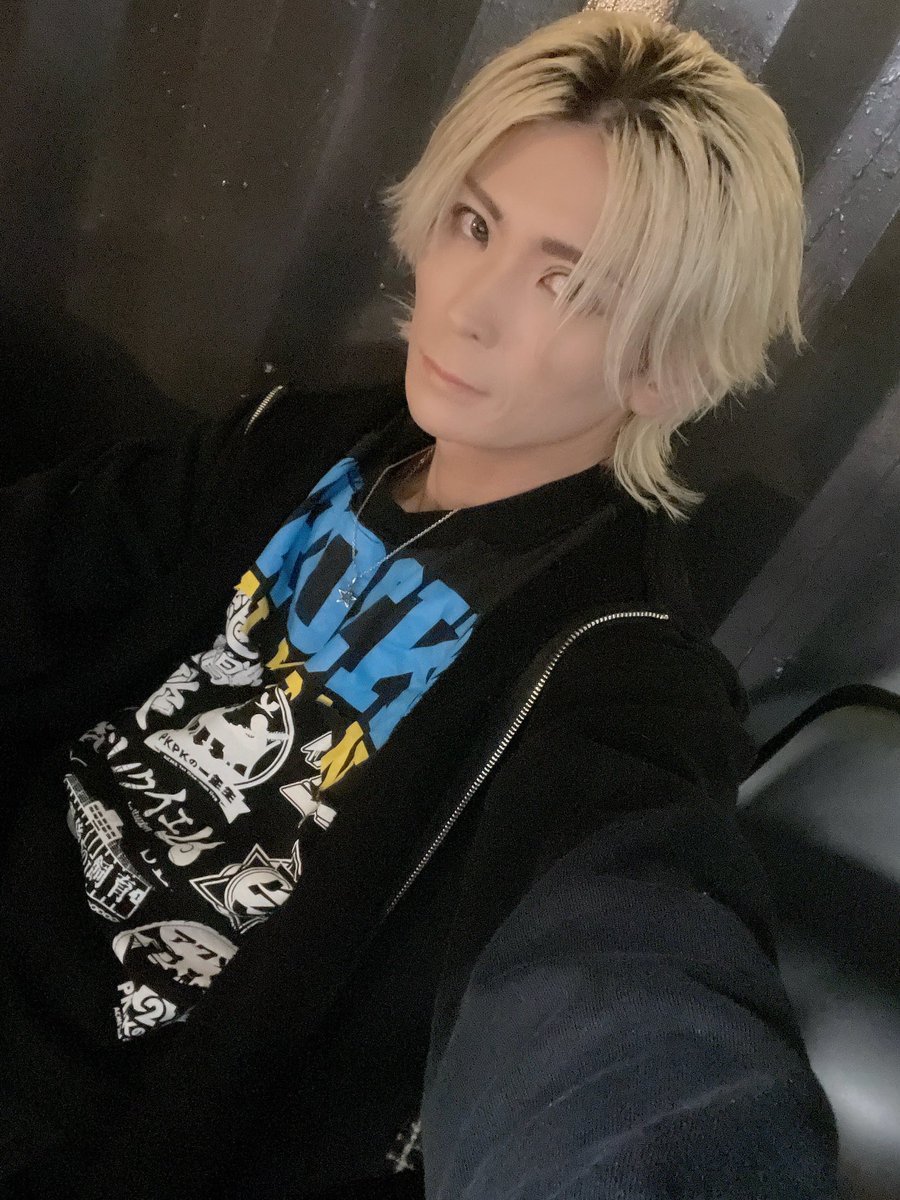 acme_rikito's tweet photo. ACME Live Tour 2025 -Y.A.B.A!- USA Tour Part2
初日COSTA MESAでしたー✌️
今回のアメリカツアーはXoticのベースで挑みます🔥
#YABALiveTour #YABA2026 #xotic https://t.co/1D3hWXmLj6