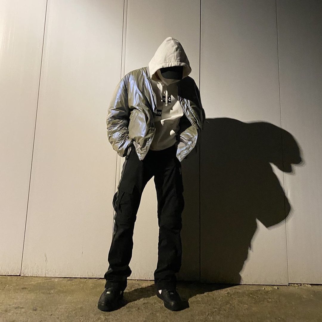 nonvernon218's tweet photo. remember when vernon used to do these poses🧍‍♂️ https://t.co/uQQyDTz4Tf